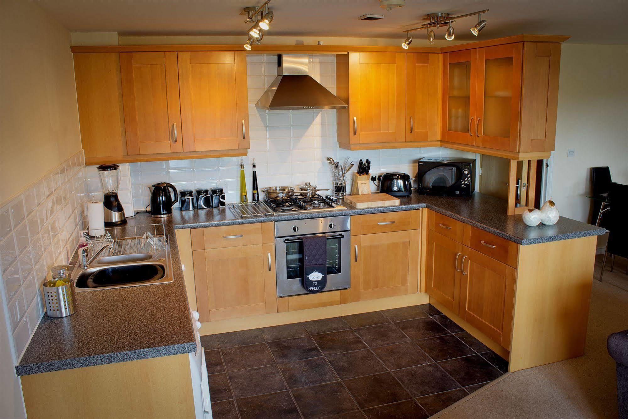 The Lindley Suite - Simple2Let Serviced Apartments Huddersfield Exterior photo